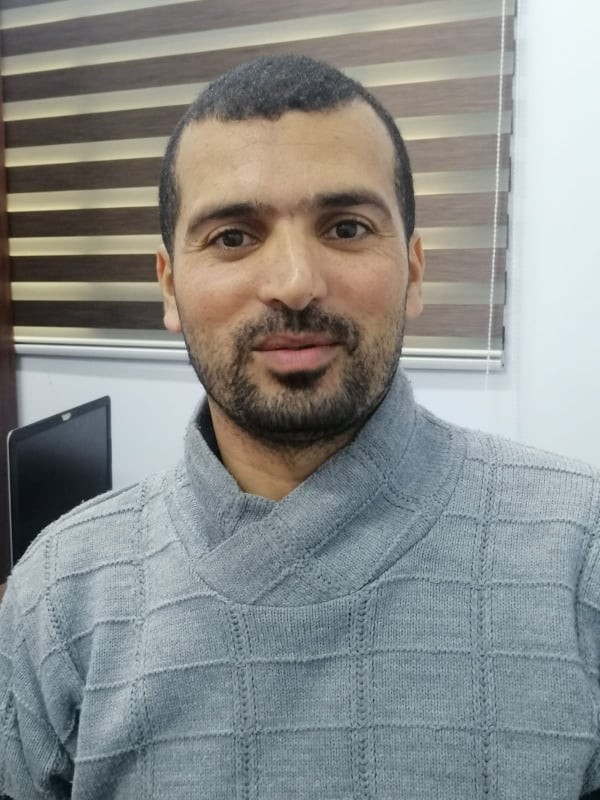 الكاتب