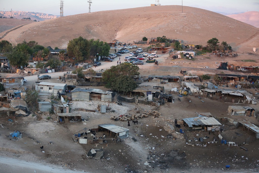 قرية الخان الأحمر شرق القدس المحتلة-أرشيف وفا