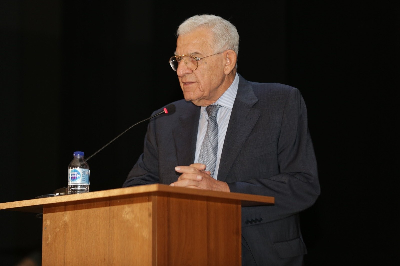 أنيس فوزي قاسم.jpg