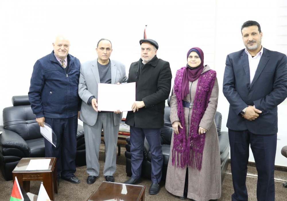 توقيع اتفاقية مع أحد الجامعات