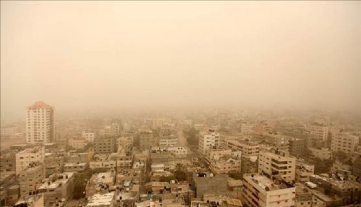 أجواء خماسينية بغزة