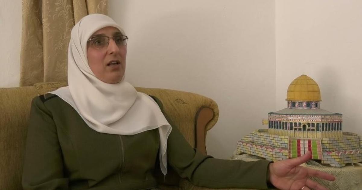 الناشطة الدكتورة انتصار العواودة