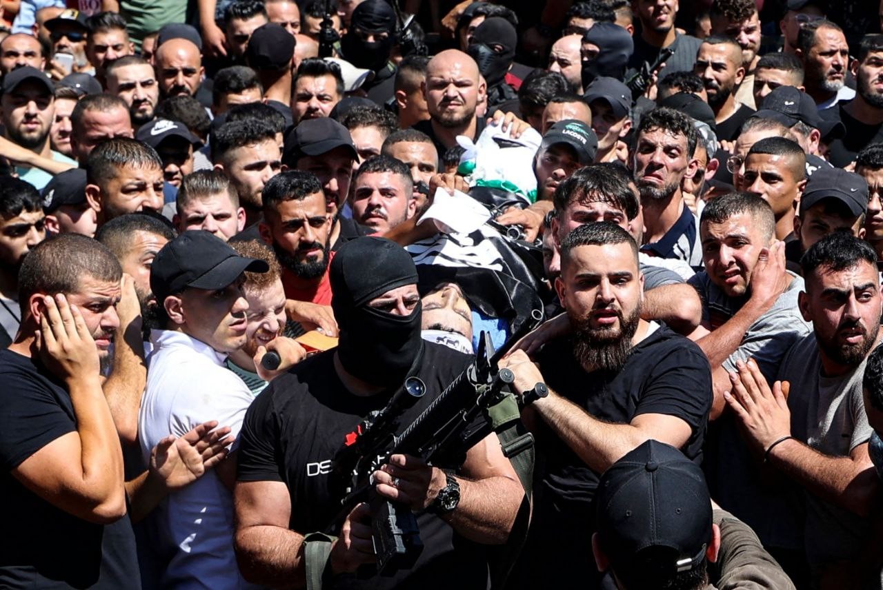 صورة من تشييع جثمان ابراهيم النابلسي