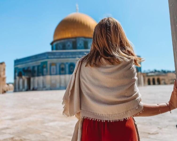 إحدى الصور المنشورة لتدنيس الأقصى