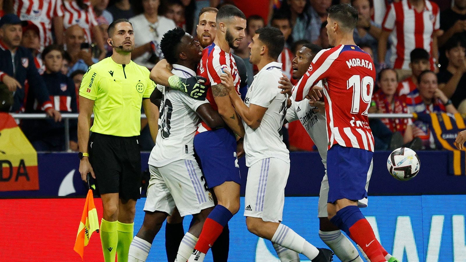 لقطة من ديربي ريال مدريد وأتليتكو