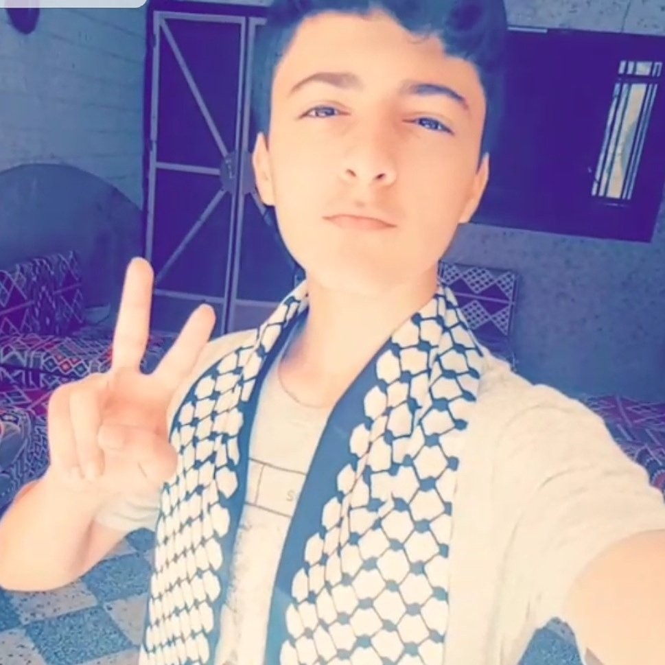 صورة للشاب  عز الدين لولو