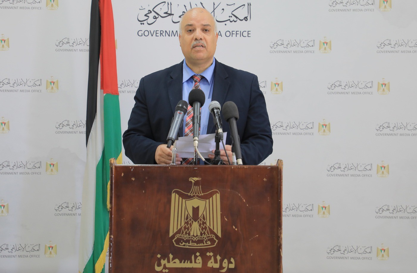 الكاتب مازن البنا