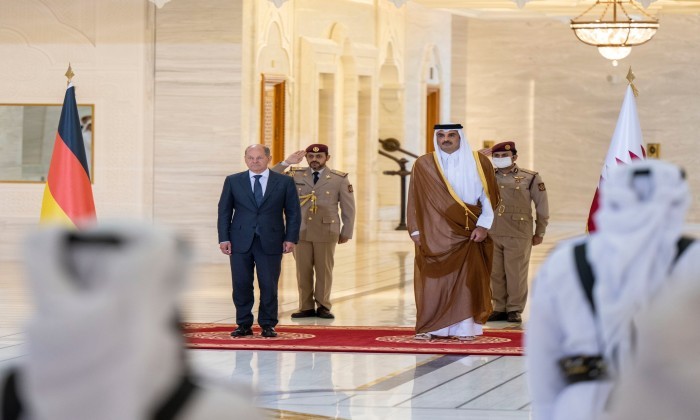 امير قطر والمستشار الألماني