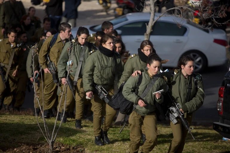 مجندات في جيش الاحتلال