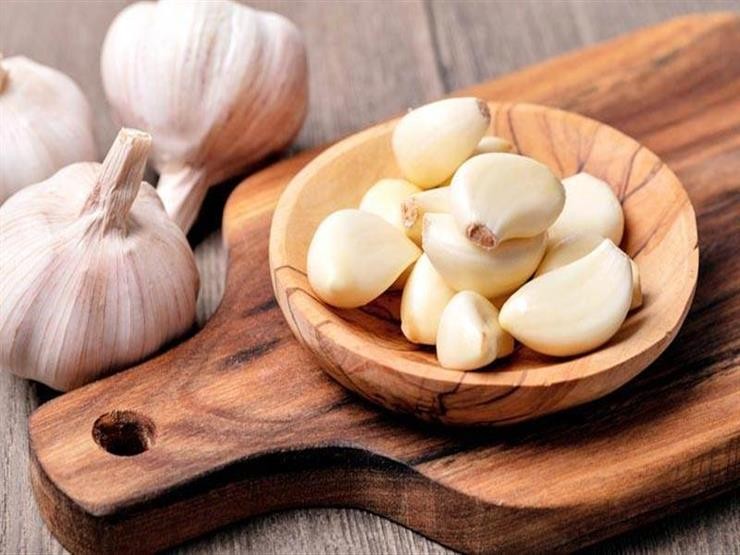 يساعد في الوقاية من نزلات البرد.. تعرف على فوائد الثوم