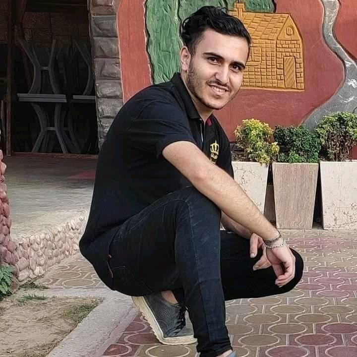 الشاب المتوفى