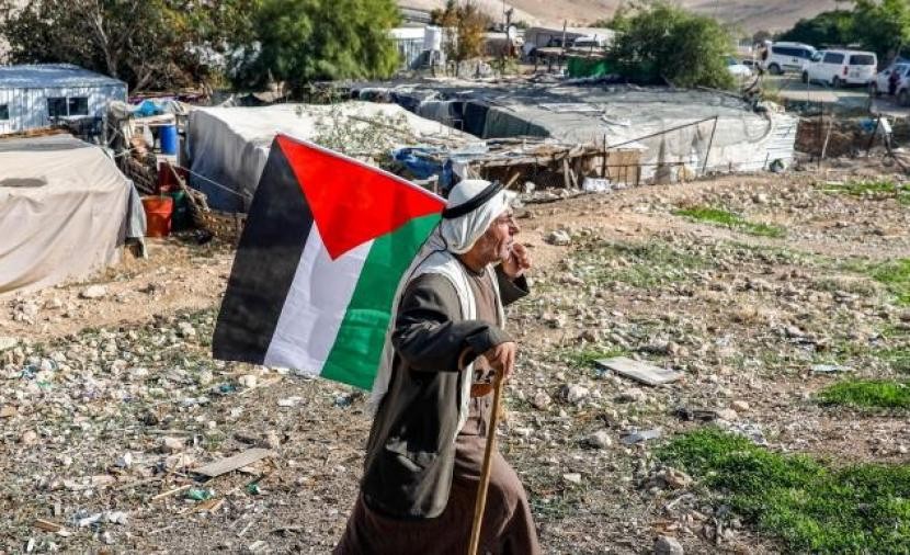 الخان الاحمر