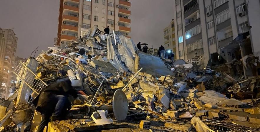 اثار الزلزال