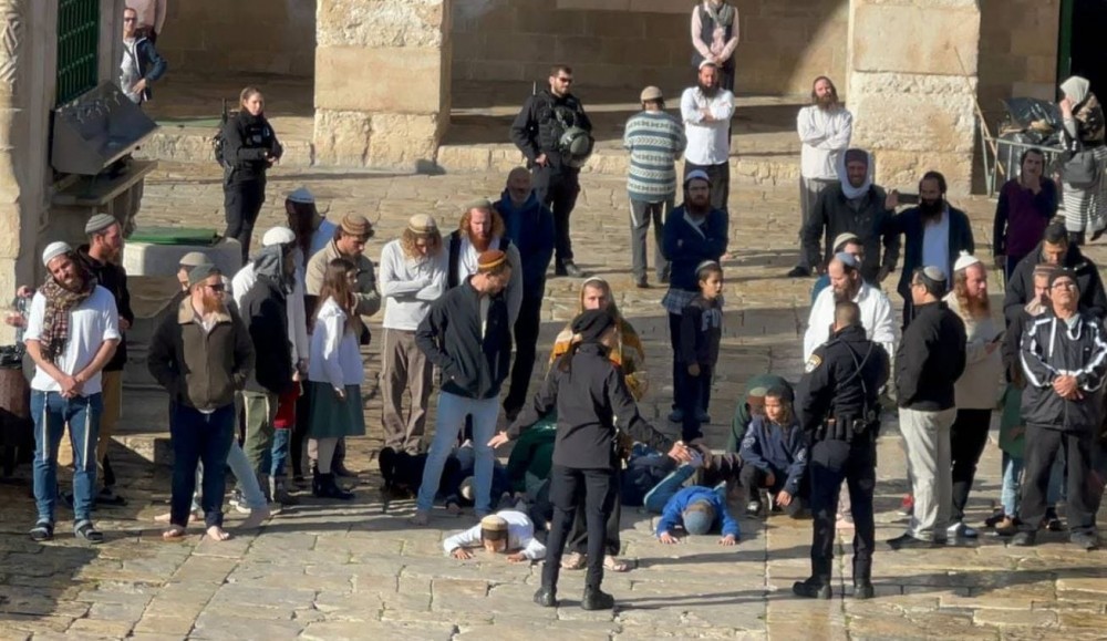 اقتحام الاقصى