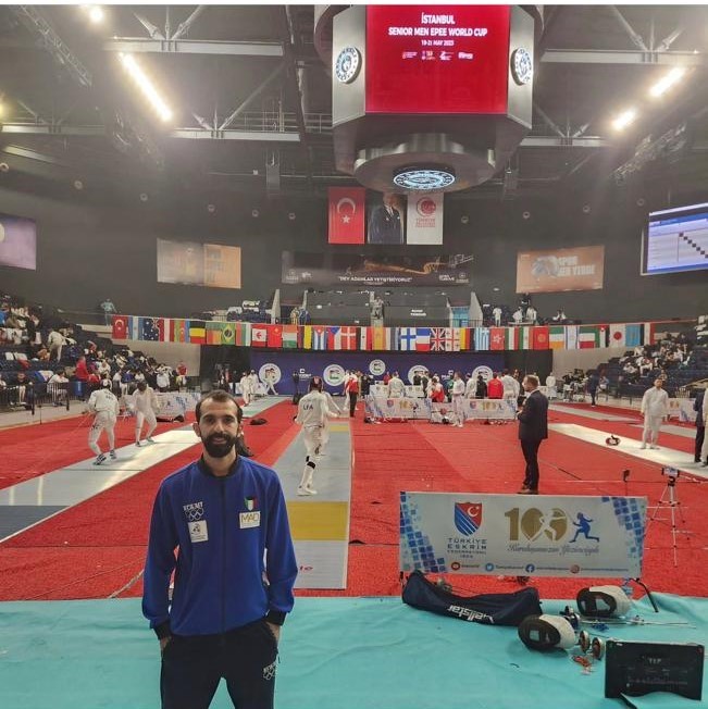 اللاعب الكويتي عبدالعزيز الشطي