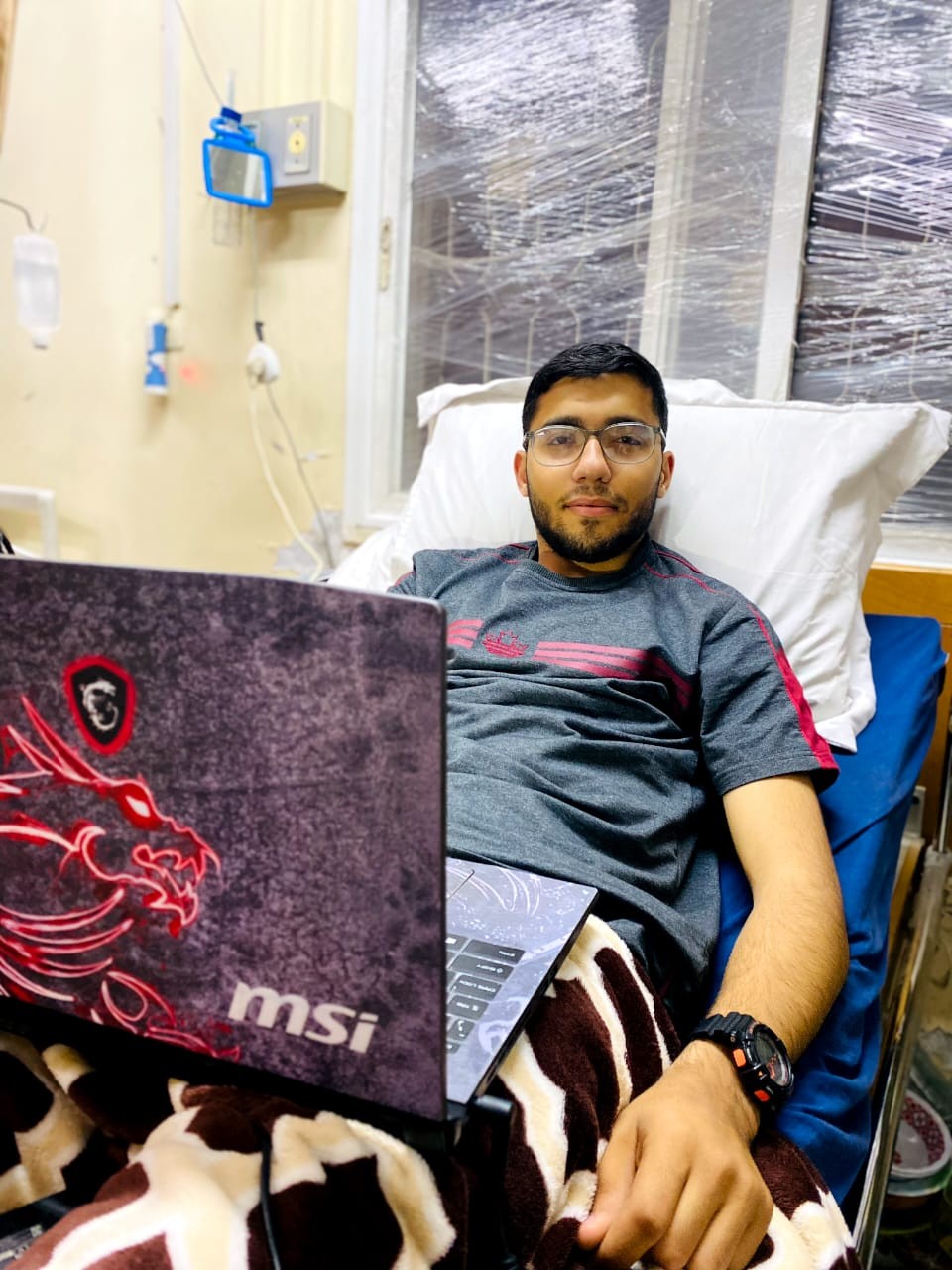قصة| دام في الجسد رُوح.. الشَّاب مجدي يَستَعِد من على سرير العلاج لاستئناف حُلْمِه الهندسيّ