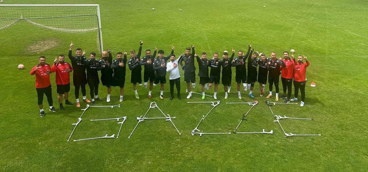 كلمات حماسية مؤثرة للمنتخب التركي دعمًا لغزة وضد جرائم (إسرائيل)