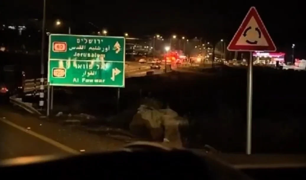 اصابة أربعة مستوطنين في عملية دهس جنوب الخليل