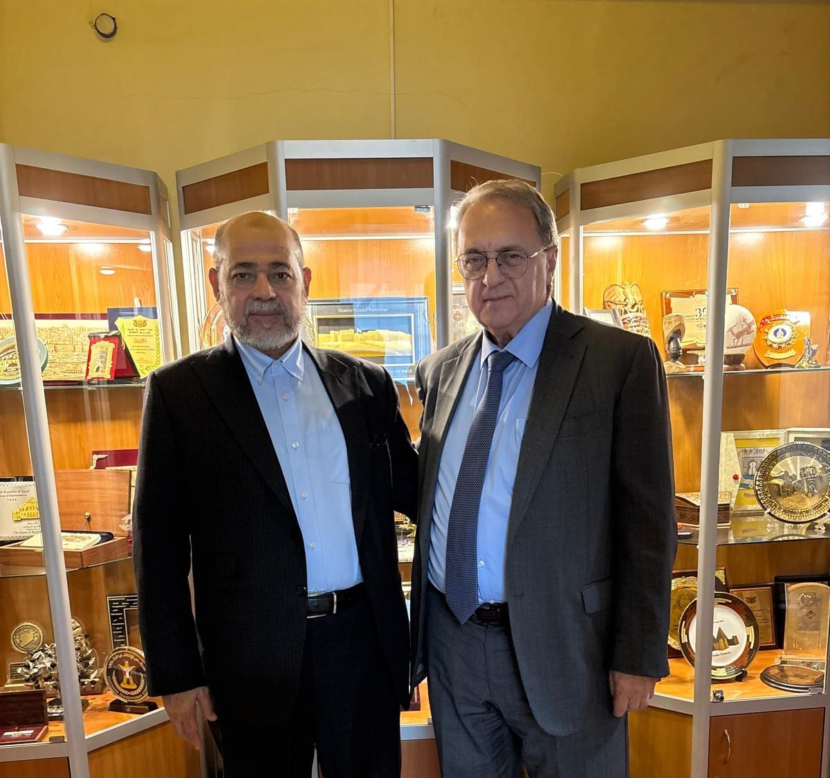 وفد قيادي من حماس يلتقي بوغدانوف في الدوحة