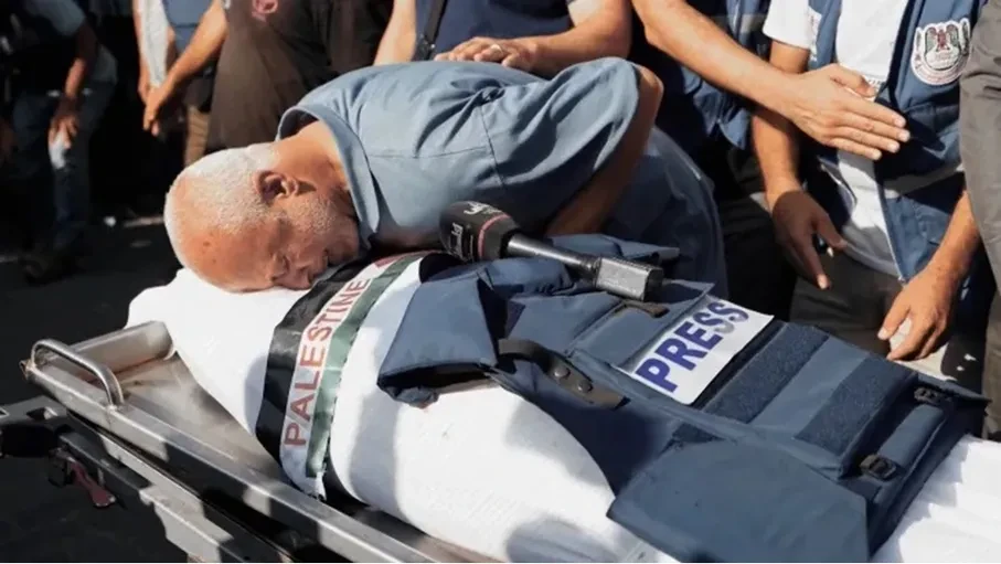 فرسان الكاميرا والقلم.. شهيد صحفي كل 24 ساعة في غزة