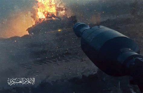 كتائب القسام تستهدف ناقلة جند ودبابة "ميركفاه" صهيونيتين في رفح وجباليا