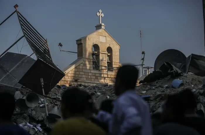 جزء من كنيسة القديس برفيريوس التاريخية التي قصفها الاحتلال