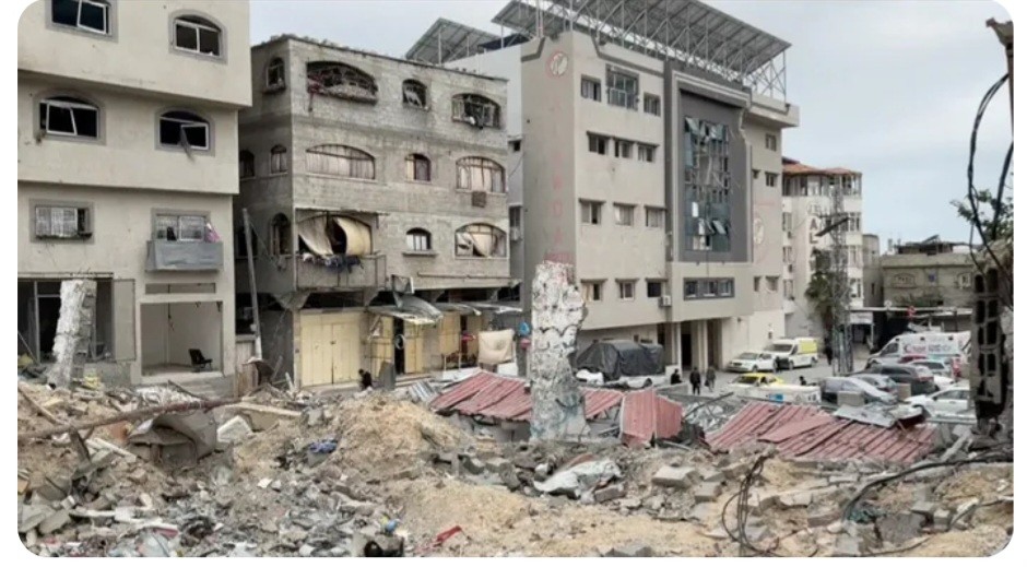 قوات الاحتلال الإسرائيلي تحاصر مستشفى العودة شمالي غزة وتطلق النار بشكل عشوائي