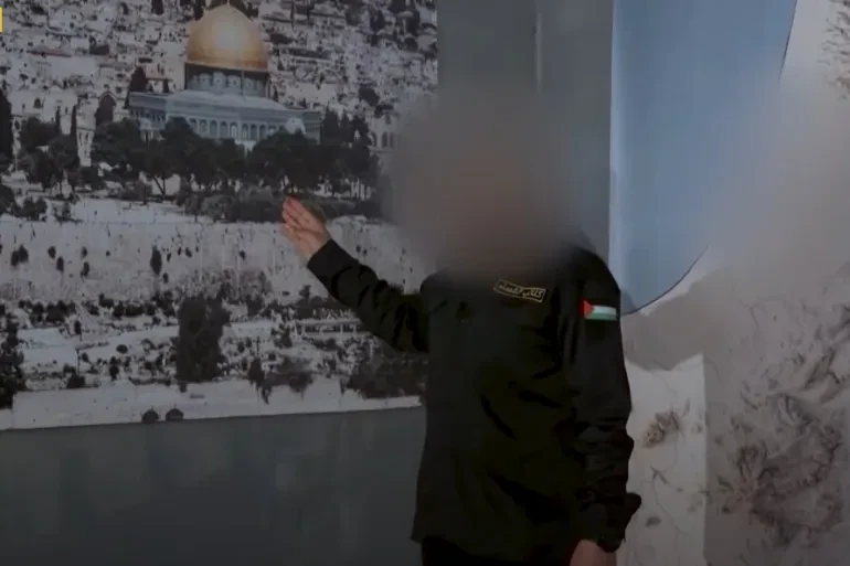 لقطة شاشة تظهر مشاهد حصرية من غرفة عمليات القسام ضمن برنامج "ما خفي أعظم"