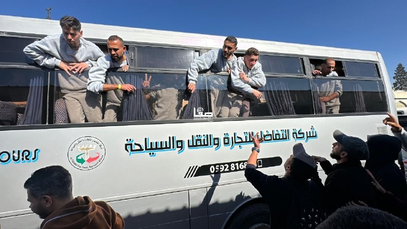 اقتحام قوات الاحتلال لمنازل أسرى محررين في صفقة وفاء الأحرار