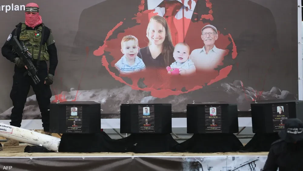 التلاعب الإعلامي الإسرائيلي والخطاب المزدوج حول عائلة بيباس