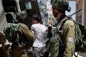 الاحتلال الإسرائيلي يشن حملة مداهمات واعتقالات واسعة في الضفة الغربية