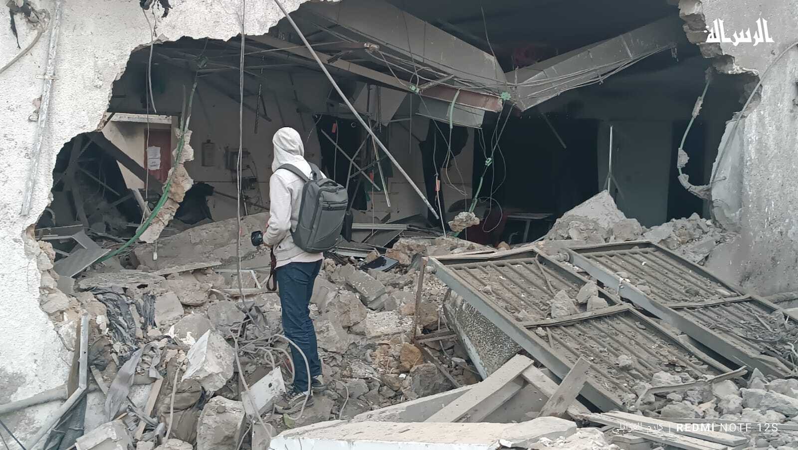 أنقاض المستشفى المعمداني بعد تدميره بقصف طائرات الاحتلال الإسرائيلي