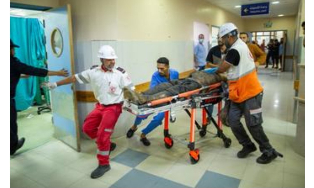 مدير مستشفيات غزة: القصف الإسرائيلي يضاعف معاناة الجرحى والمستشفيات تنهار
