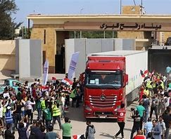 فتح المعبر لإدخال بضع شاحنات.. (إسرائيل) تهندس المجاعة بغزة