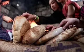 عصابات اللصوص تنهش خبز الجياع في غزة