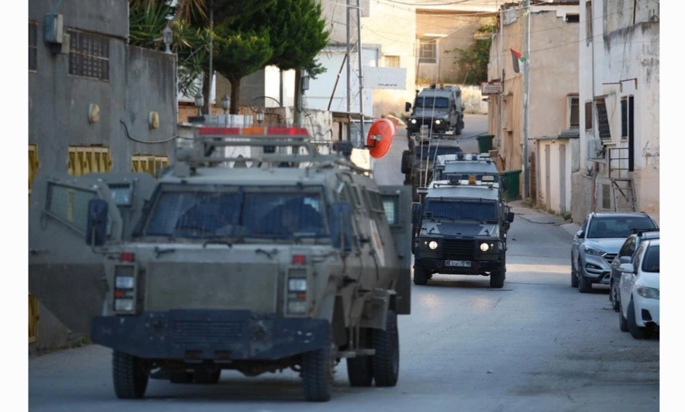 قوات الاحتلال تواصل اقتحام مخيم عسكر الجديد شرق نابلس