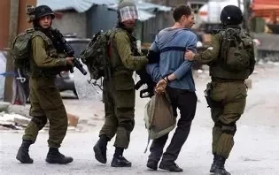 الاحتلال يواصل حصار الضفة واقتحام المدن واعتقال عشرات المواطنين