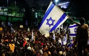 استطلاع: (الإسرائيليون) يشككون في قدرة الحرب على تحقيق أهدافها