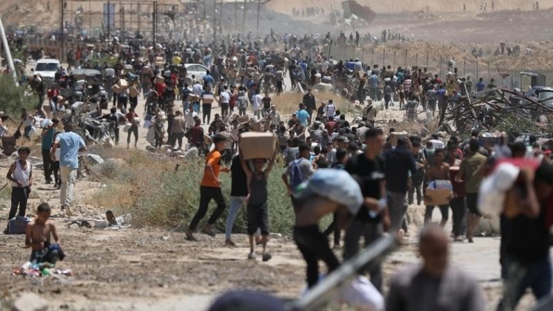 المجَوَّعون ذهبوا خِماصًا وعادوا ضحايا برصاص (إسرائيل) وأمريكا