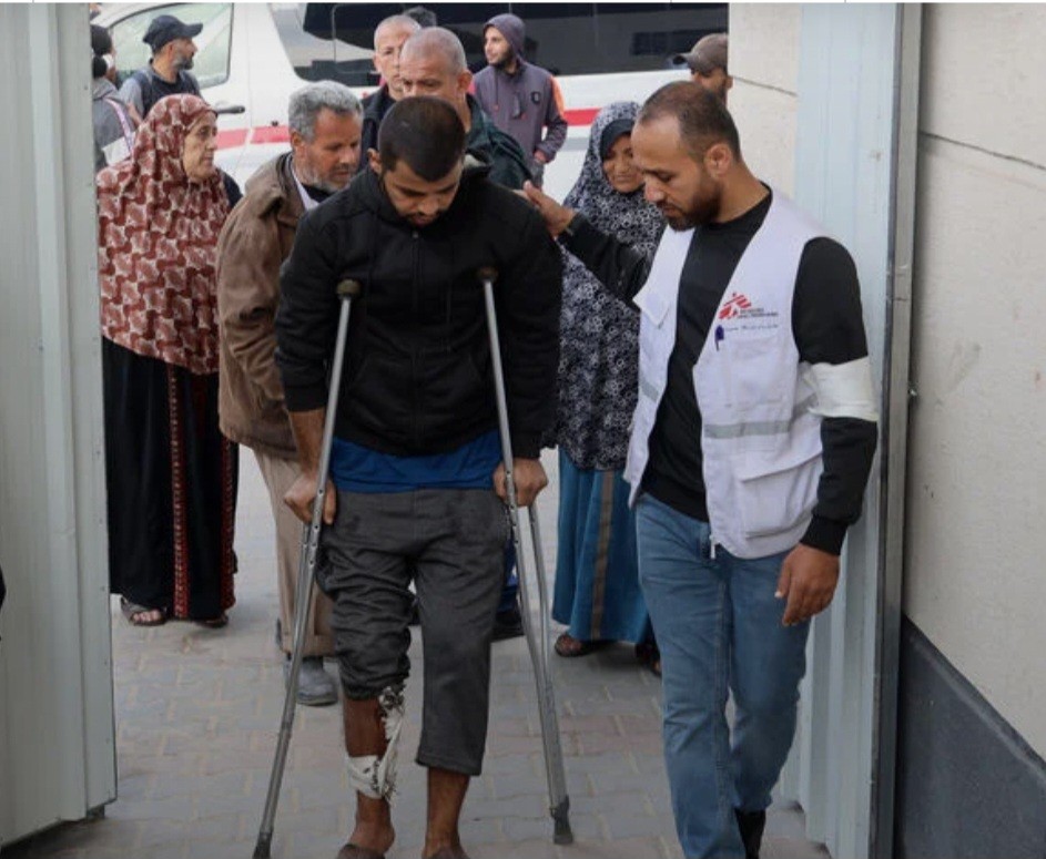 جراح المصابين في غزة  تتحول إلى أبواب مفتوحة نحو للموت