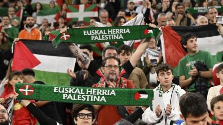 كرة القدم تتقدّم الصفوف: تضامن رياضي غير مسبوق مع فلسطين في مباراة كتالونيا – الفدائي