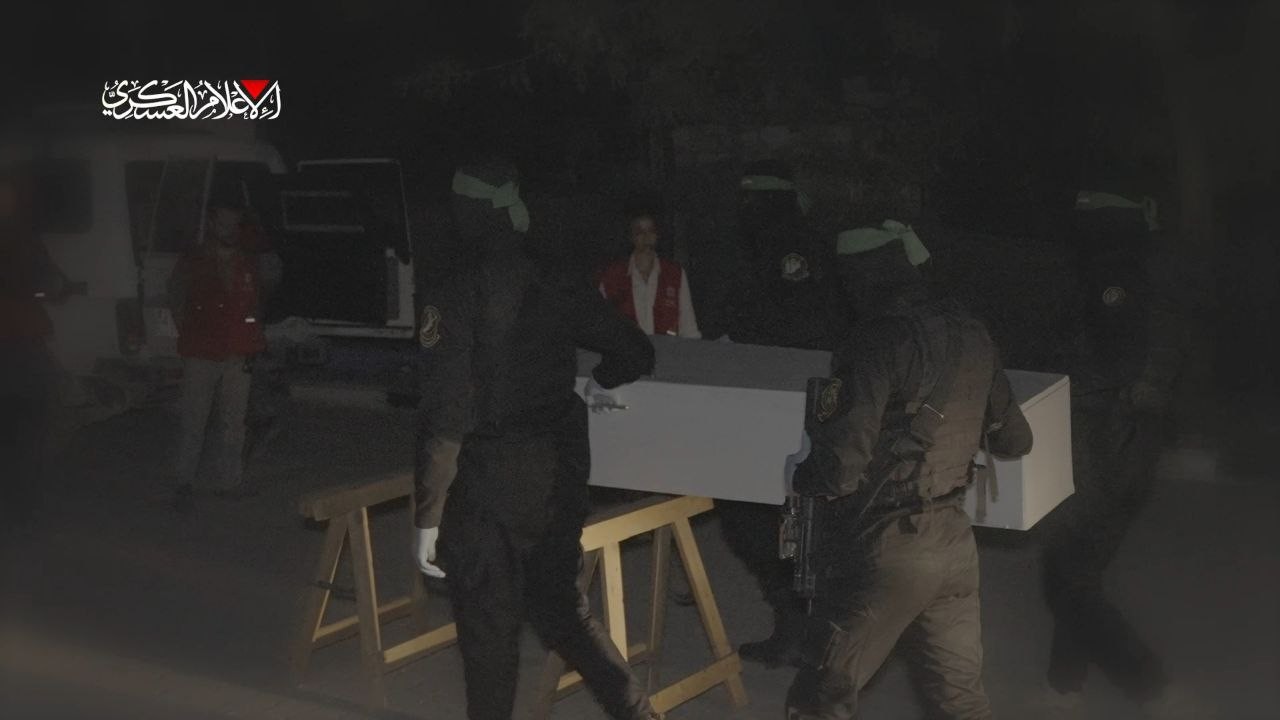 "هذا هو المشهد الحقيقي".. القسَّام تكشف تفاصيل انتشال جثث أسرى الاحتلال