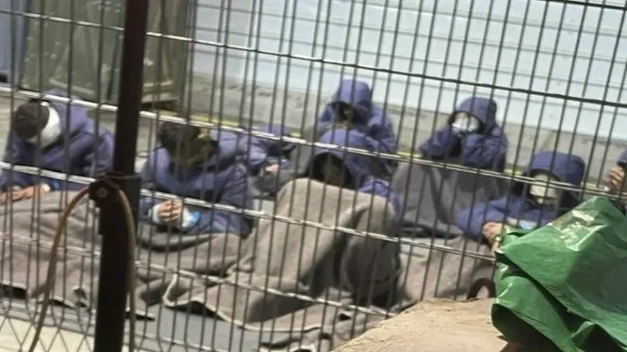 حماس تحذر من محاولة إعدام بطيء للأسرى القادة في سجون الاحتلال