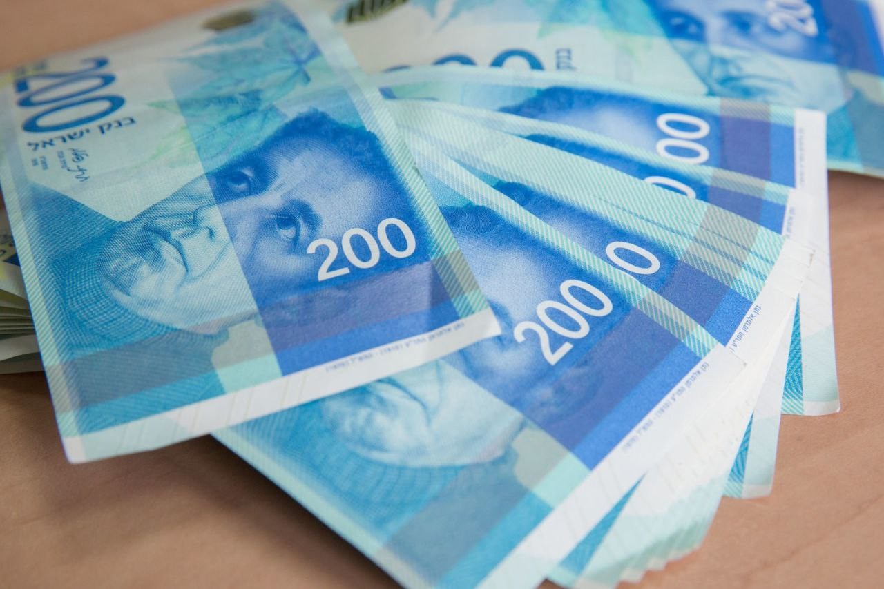 إليك أسعار العملات الأجنبية مقابل الشيكل اليوم