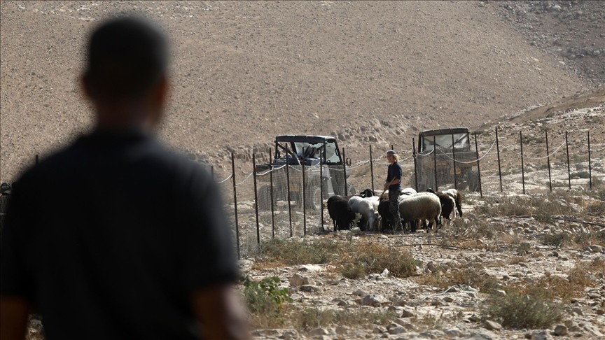 حُرّاس بلا بنادق… يدافعون عن قرية اسمها المفقرة