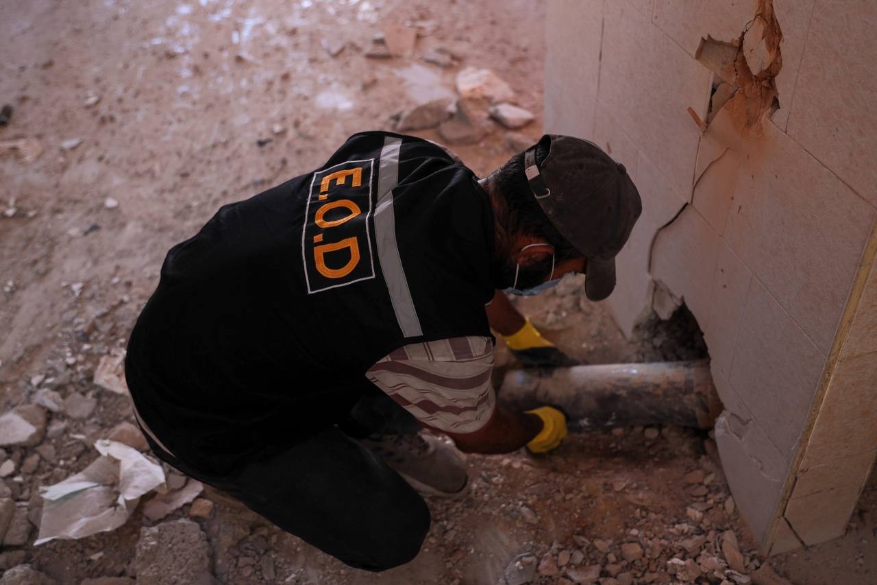 وزارة الداخلية بغزة: طواقم الاستجابة السريعة تتعامل مع 252 جسمًا غير منفجر خلال نوفمبر