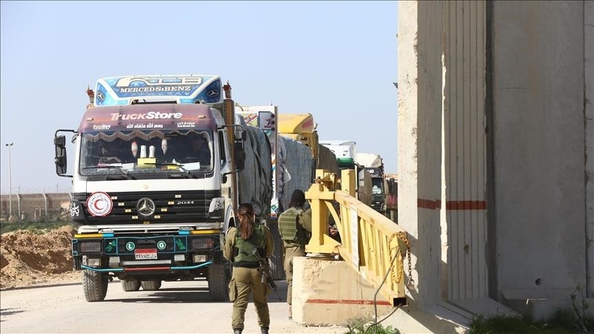 أونروا: الاحتلال يحتجز آلاف الشاحنات الإغاثية ويمنع إدخال مواد حيوية لغزة