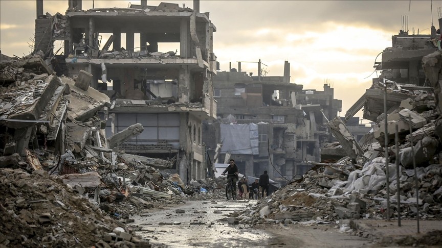 استشهاد 5 مواطنين في غزة بينهم طفل بسبب البرد والانهيارات