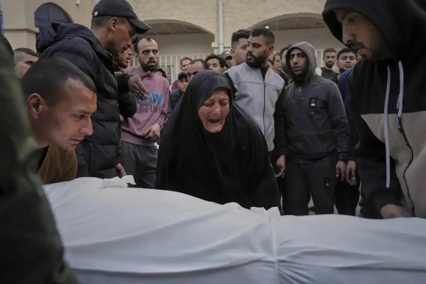 الصحة: 5 شهداء و6 إصابات وصلوا مشافي غزة بـ24 ساعة