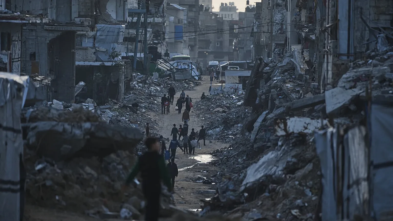 شهيدان وعدة إصابات بنيران الاحتلال في غزة وسط تصاعد خروق وقف إطلاق النار